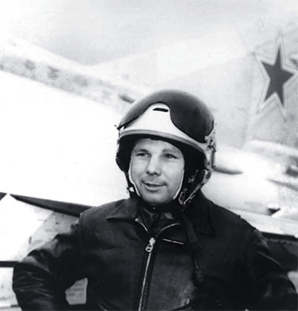 На каком самолете гагарин совершил. Гагарин летчик испытатель. Юрин Гагарин. Гагарин 1968.